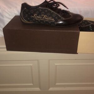 Louis Vuitton sneaker shoes